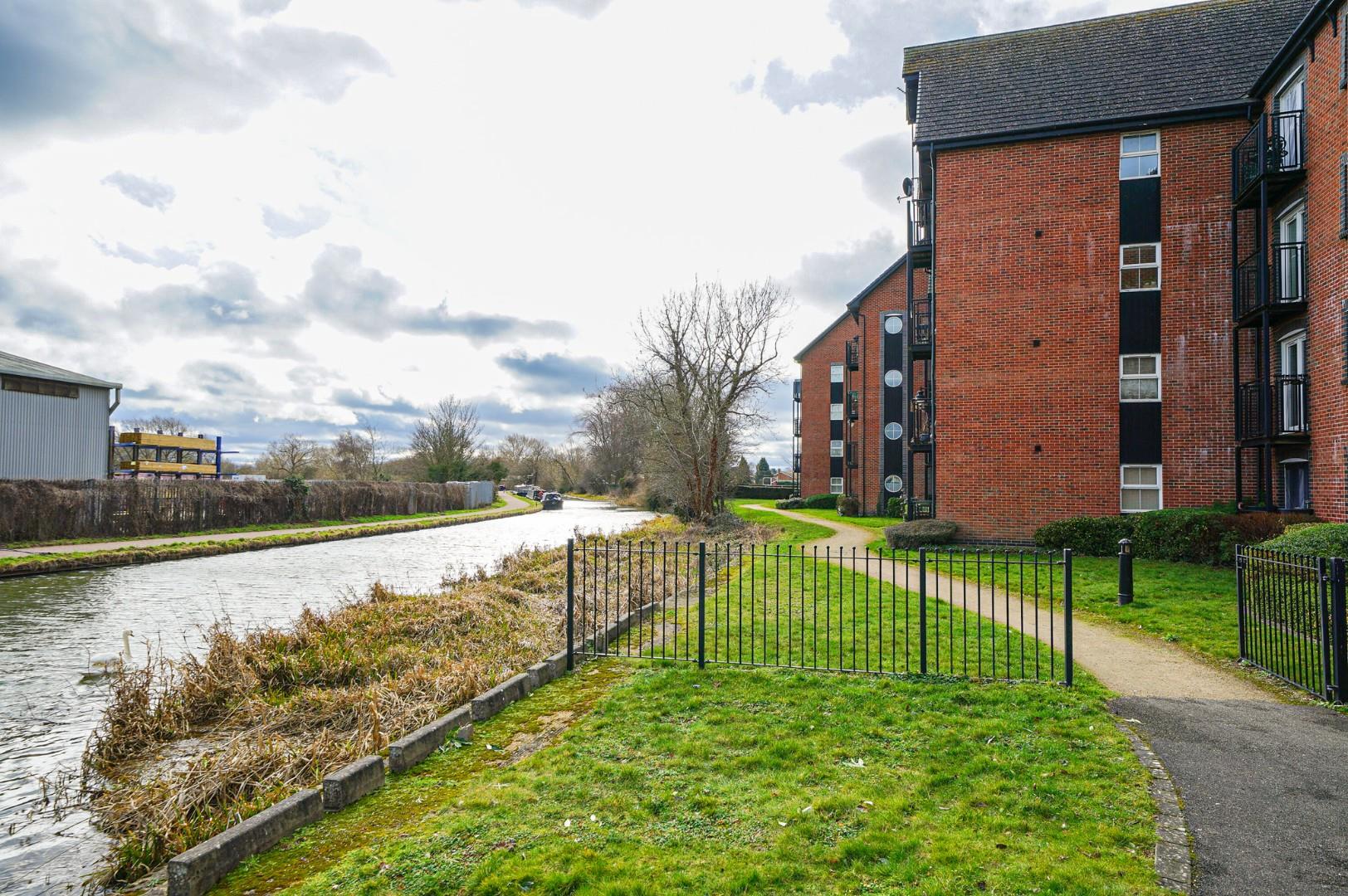 West Dock, The Wharf, Leighton Buzzard Quarters Estate Agents